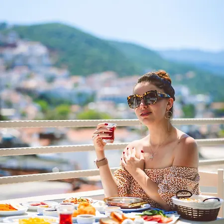Oda ve Kahvaltı Kaşhan 3*